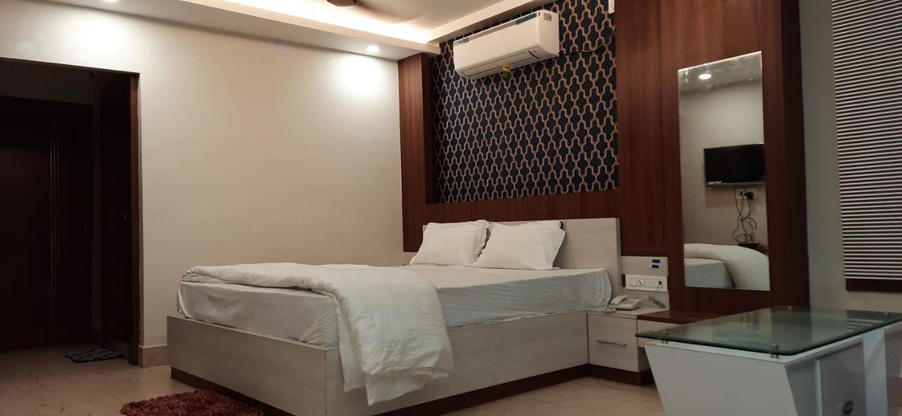 Hotel Narendra Plaza Balasore ภายนอก รูปภาพ