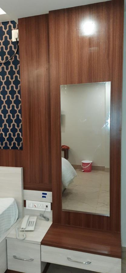 Hotel Narendra Plaza Balasore ภายนอก รูปภาพ