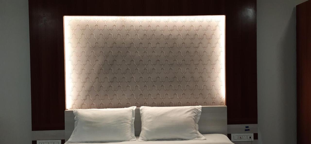 Hotel Narendra Plaza Balasore ภายนอก รูปภาพ
