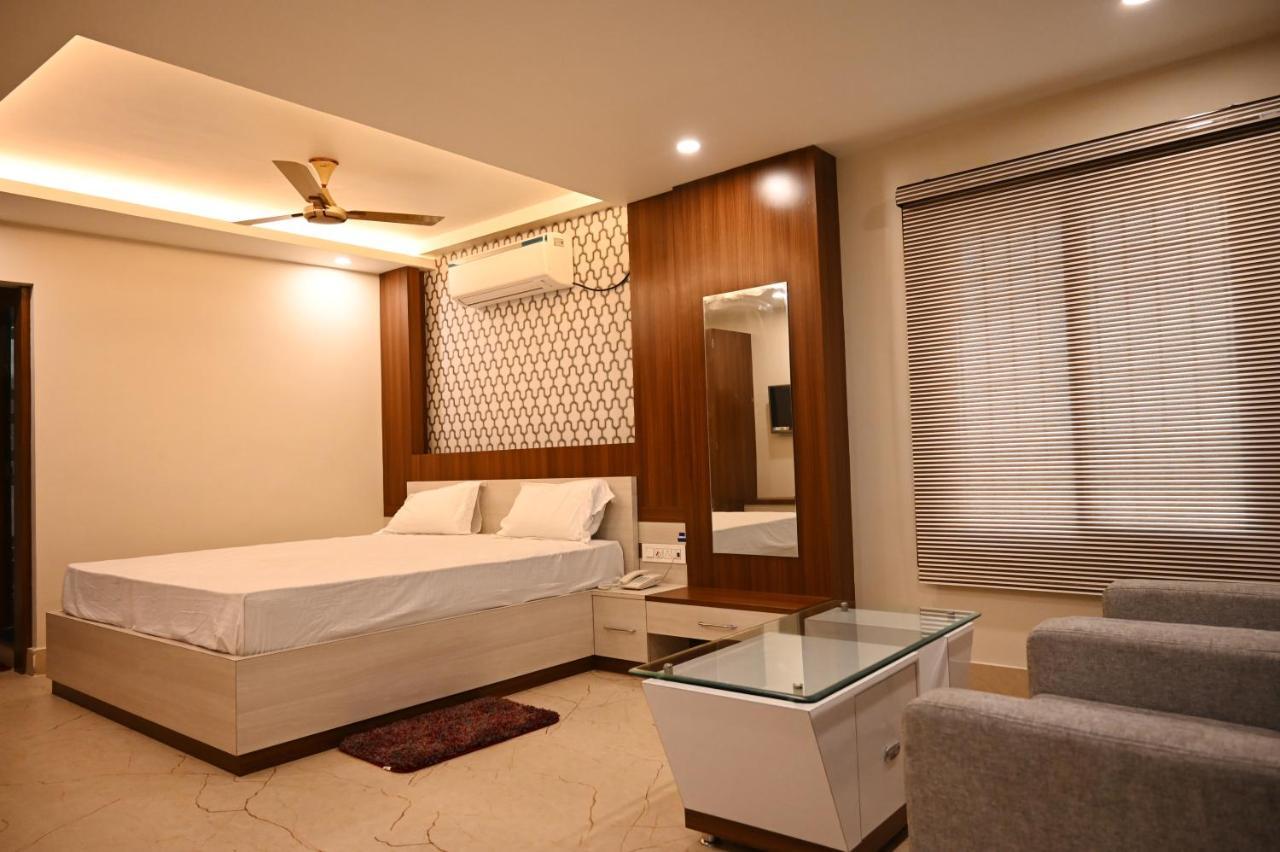Hotel Narendra Plaza Balasore ภายนอก รูปภาพ
